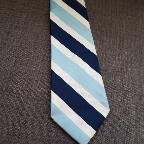 3 used neckties - Picture 4 of 12